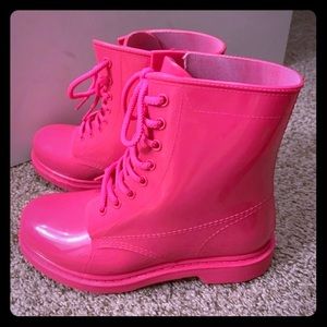 Women's pink rubber rain boots 6.5